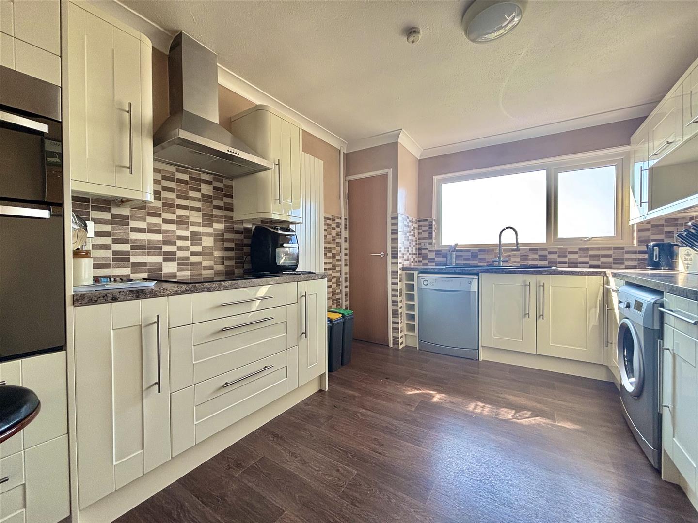 Dunvant Road, Killay, Swansea, SA2 7NL